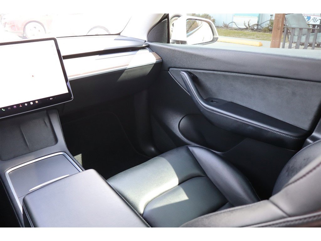 Used 2021 Tesla Model Y Long Range image 27