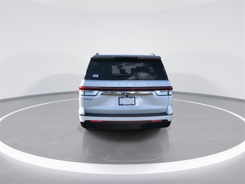 Used 2024 Lincoln Navigator L Reserve image 7