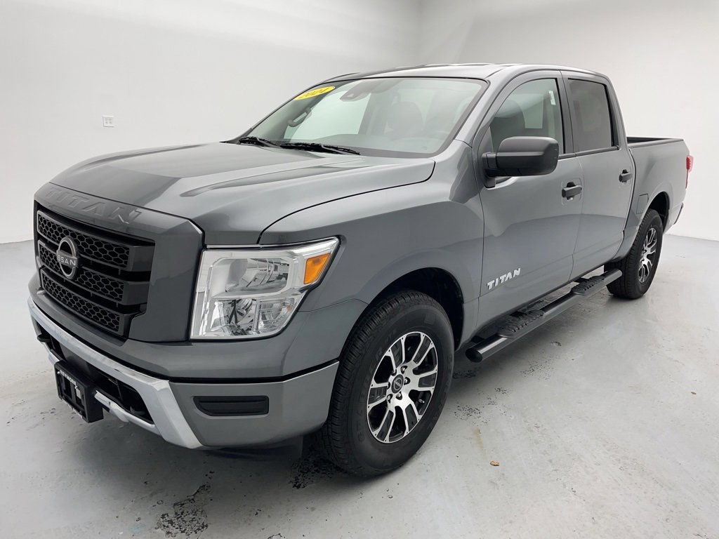 Used 2024 Nissan Titan SV image 5
