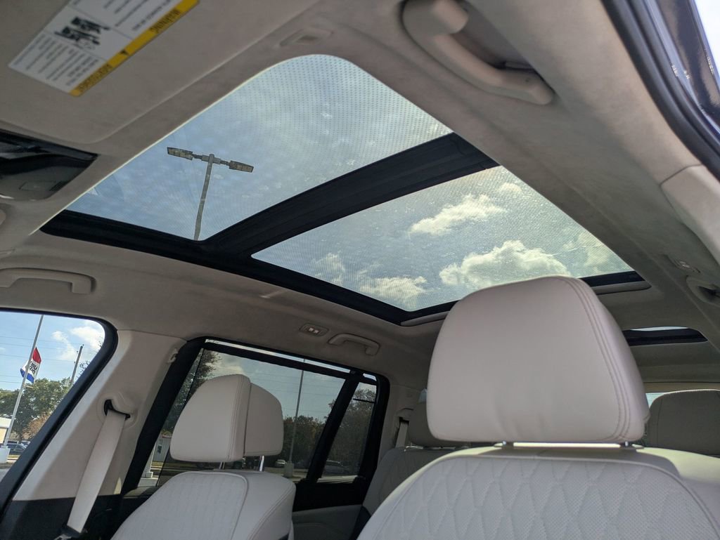 Used 2023 BMW X7 M60i w/ Executive Package image 17