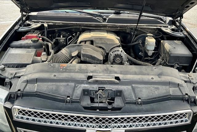 Used 2013 Chevrolet Suburban LT w/ Luxury Package image 30