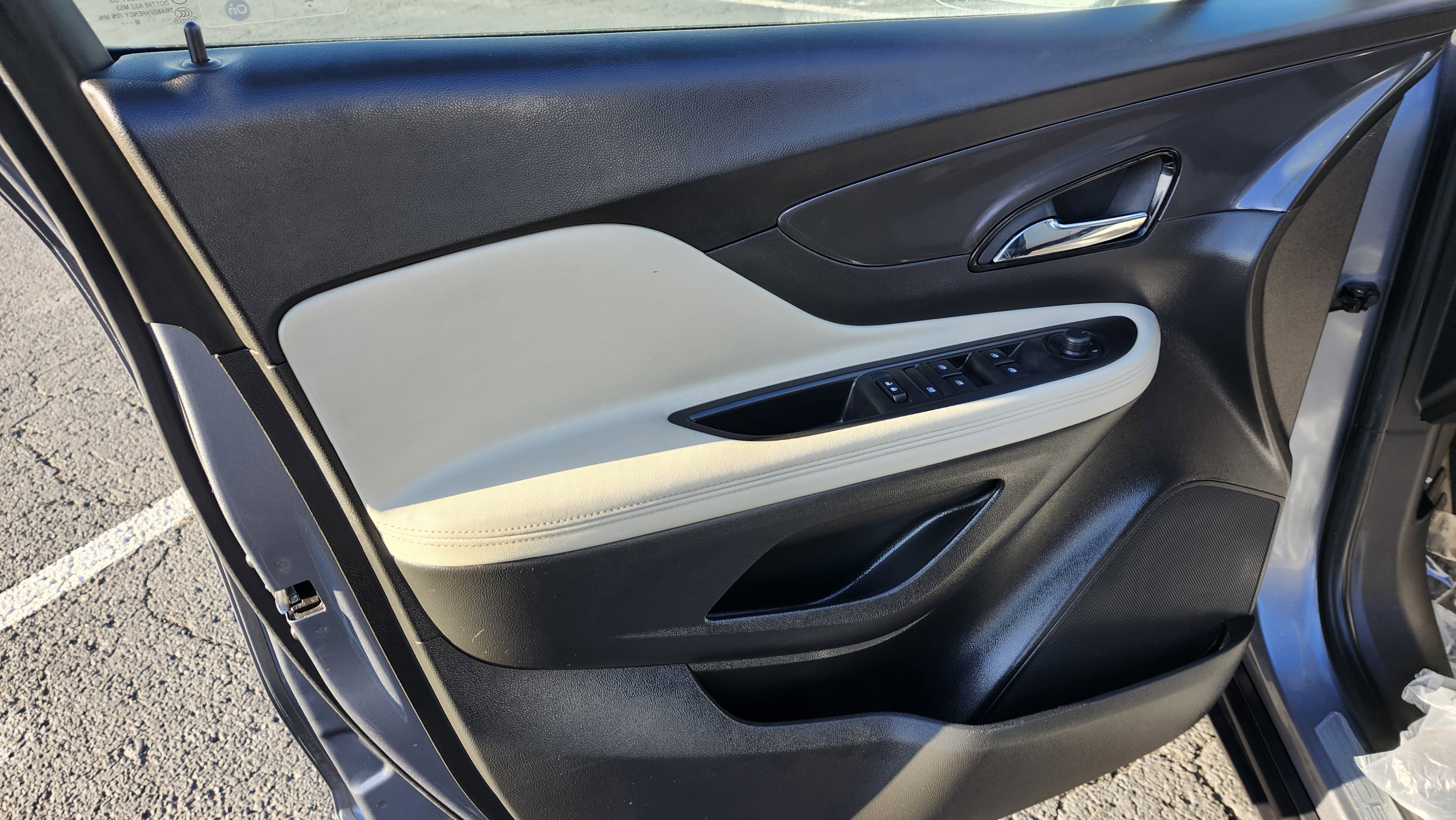 Used 2019 Buick Encore Preferred image 23