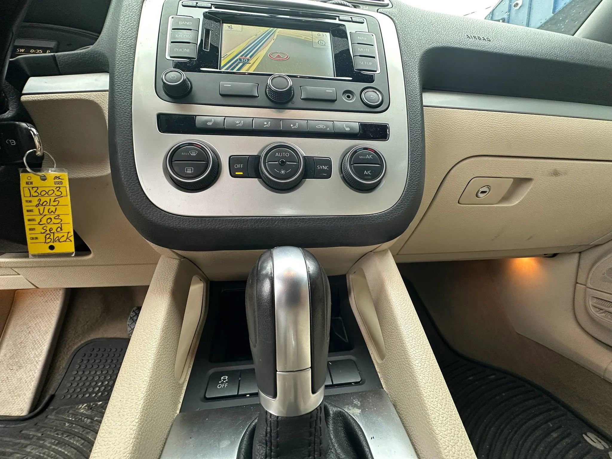 Used 2015 Volkswagen Eos Komfort FWD image 22