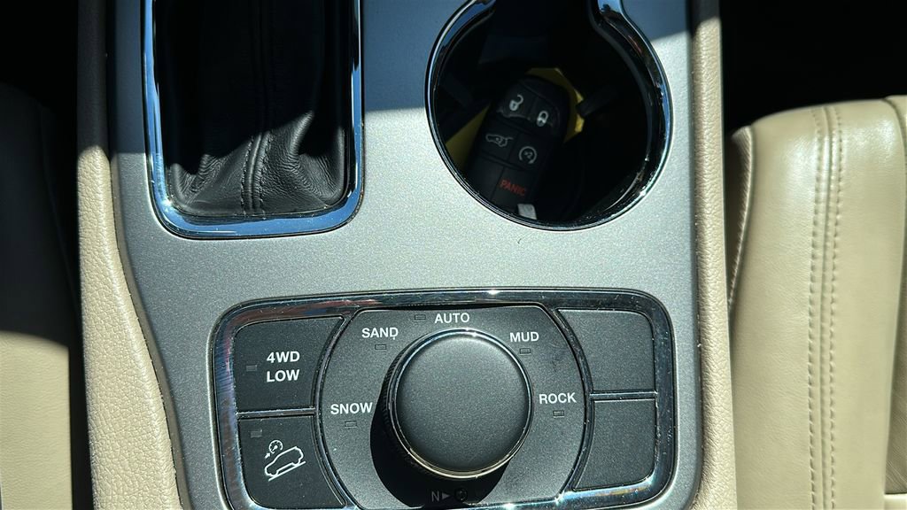 Used 2018 Jeep Grand Cherokee Limited AWD/4WD image 23