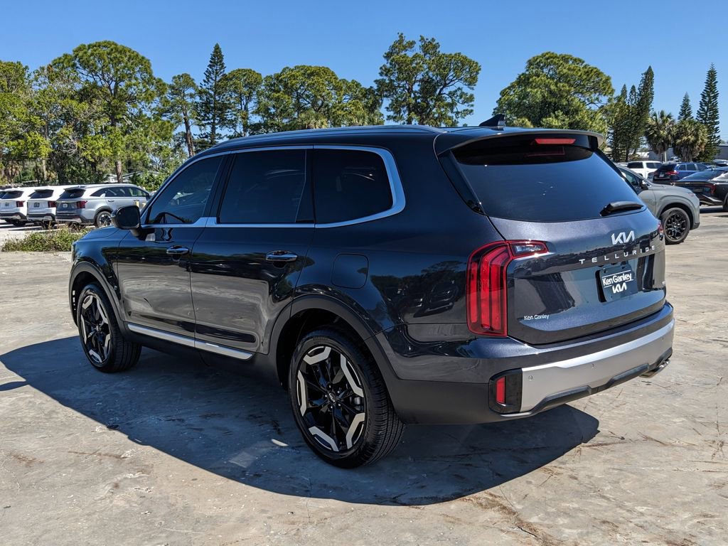 Used 2025 Kia Telluride S image 4