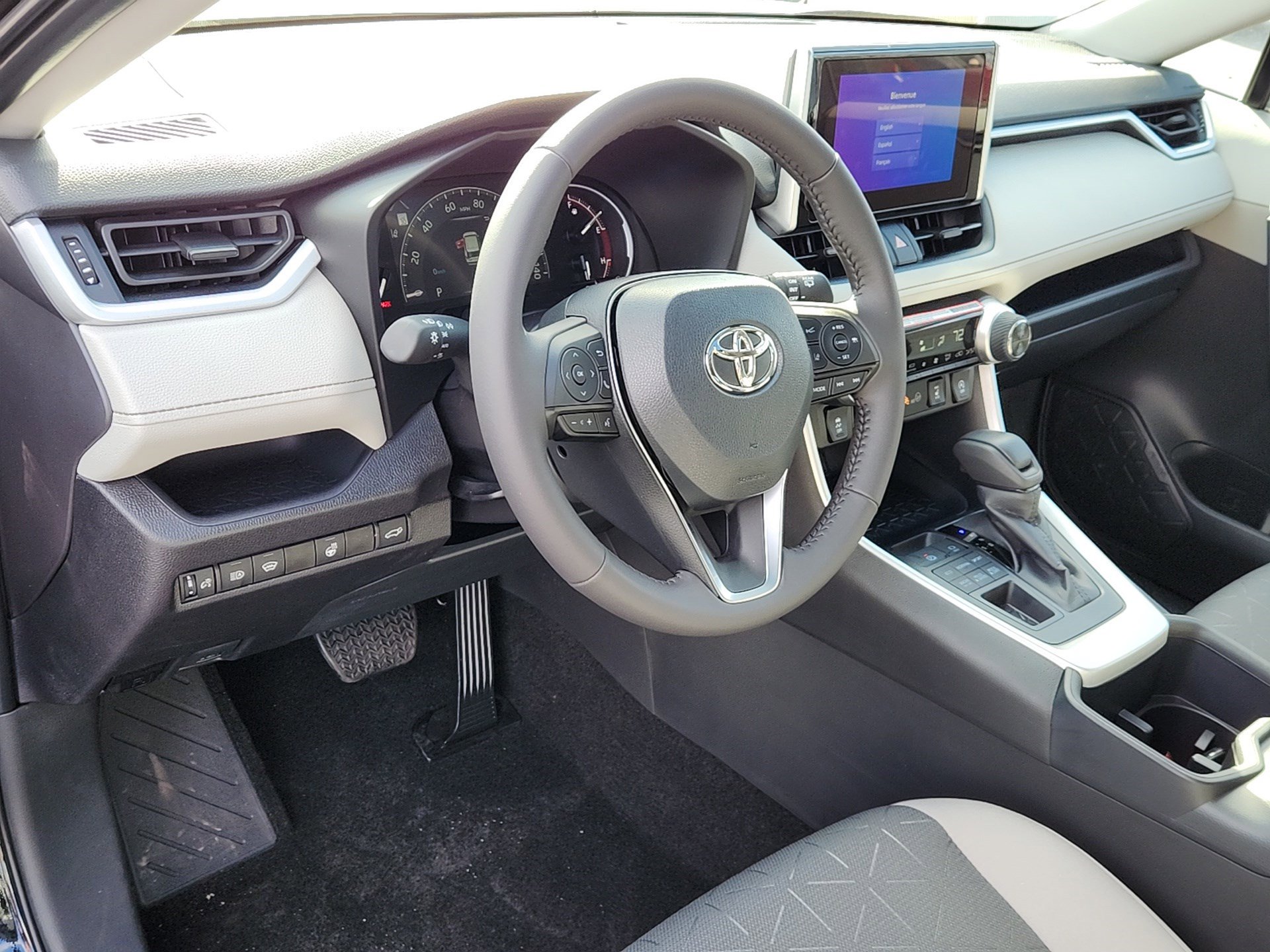 New 2025 Toyota RAV4 XLE image 11