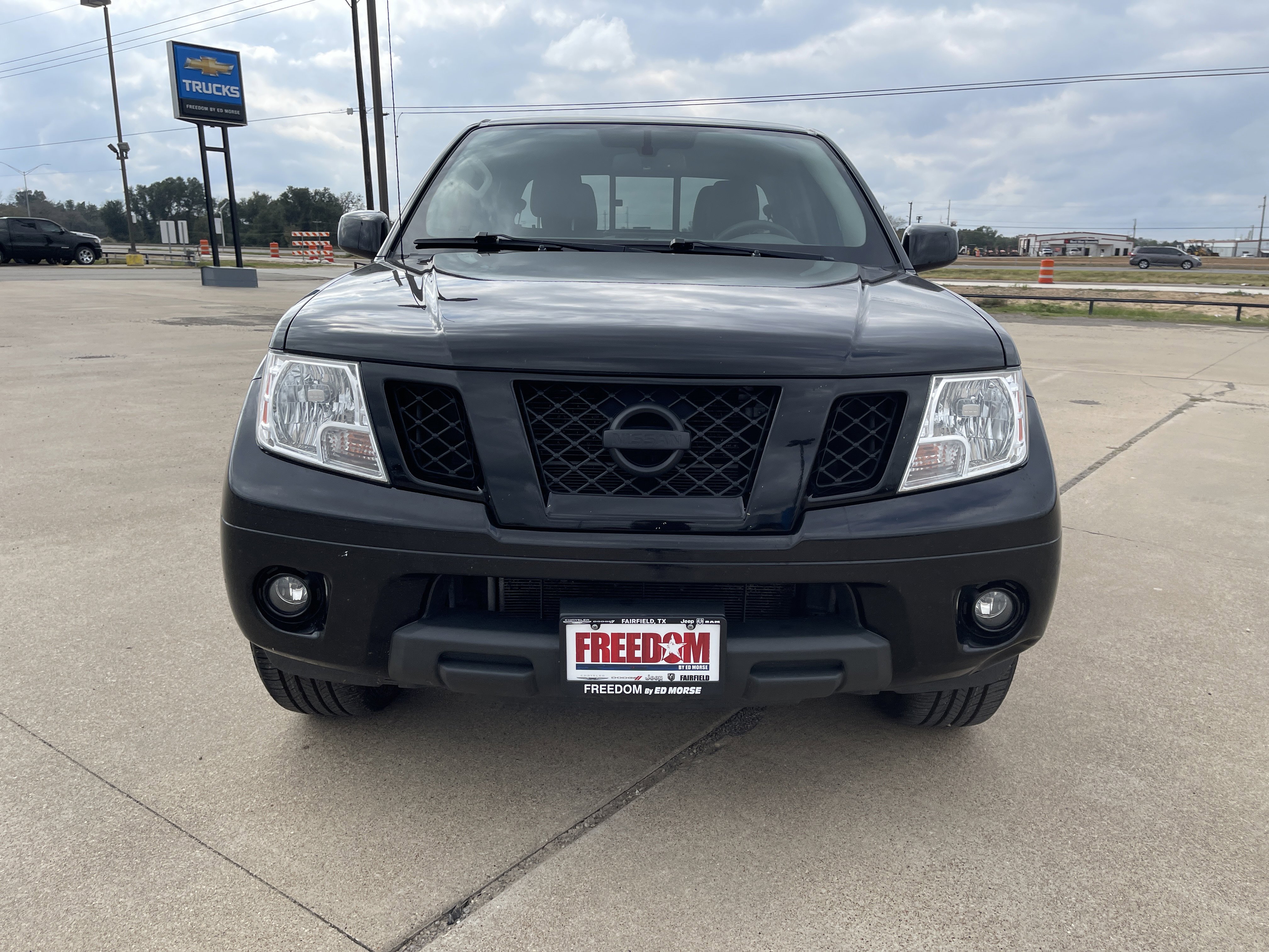Used 2020 Nissan Frontier SV w/ Midnight Edition Floor Mats image 9
