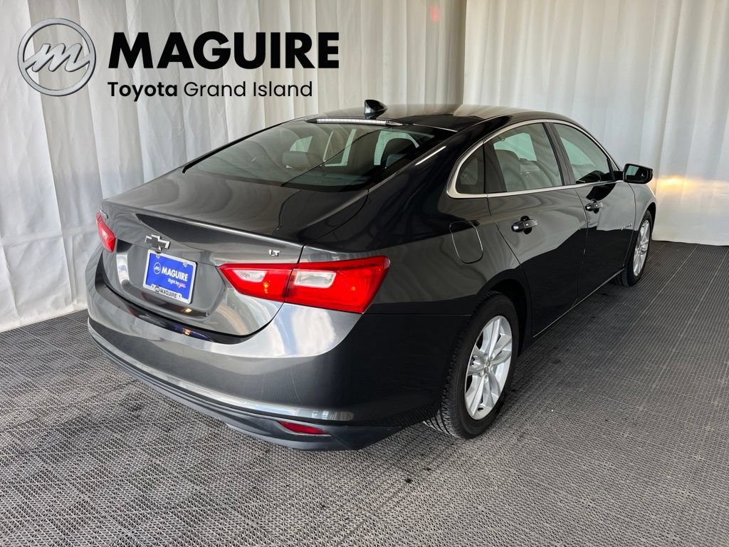 Used 2017 Chevrolet Malibu LT FWD image 30