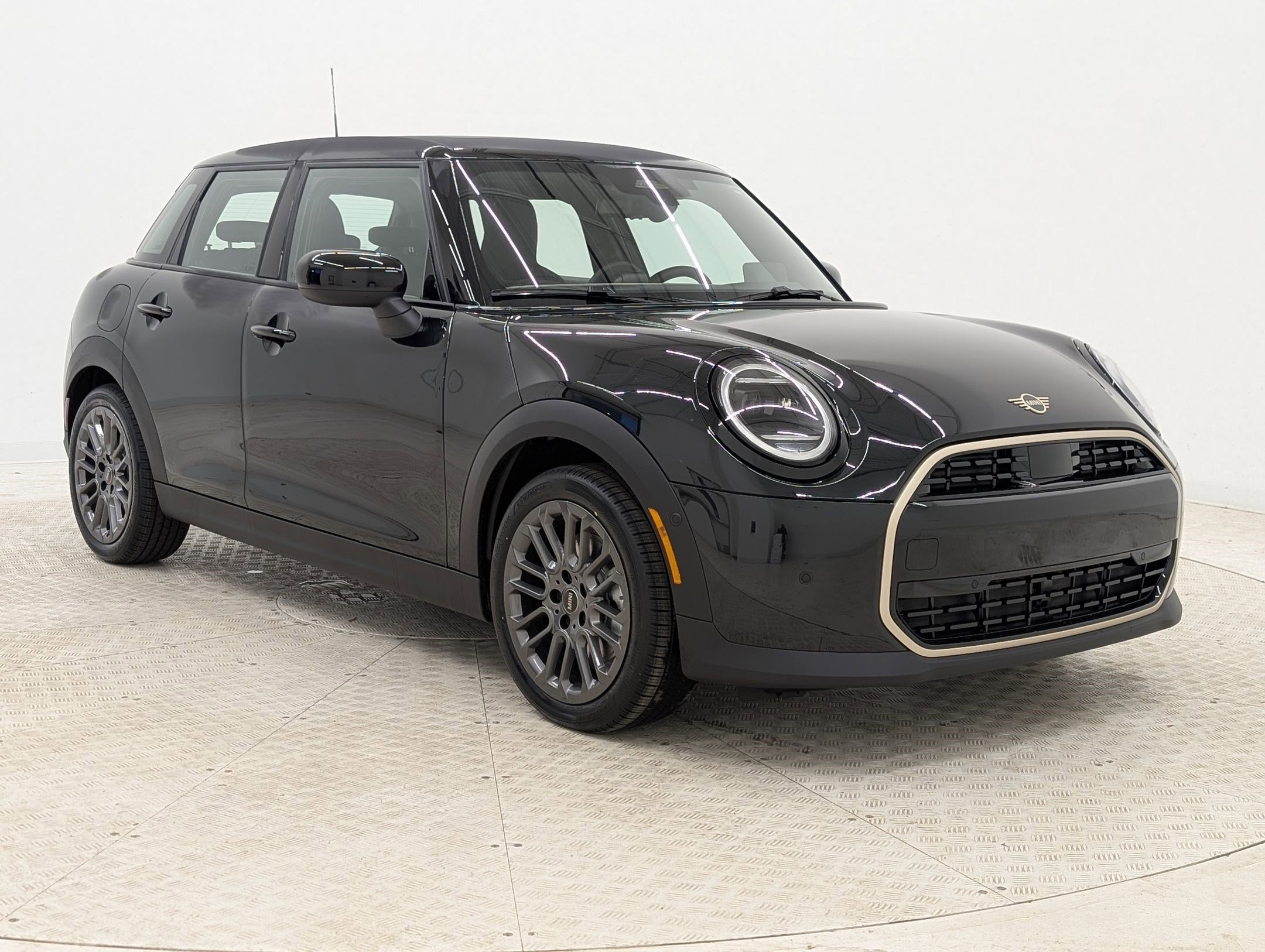 New 2026 MINI Cooper 4-Door Hardtop FWD image 7