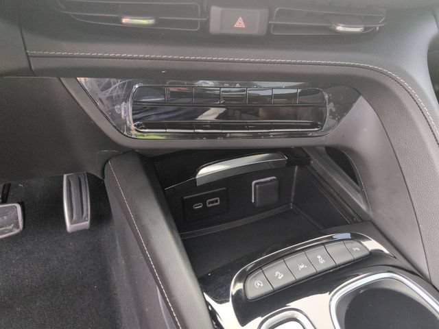 Used 2023 Buick Envision Essence w/ Sport Touring Package AWD/4WD image 23