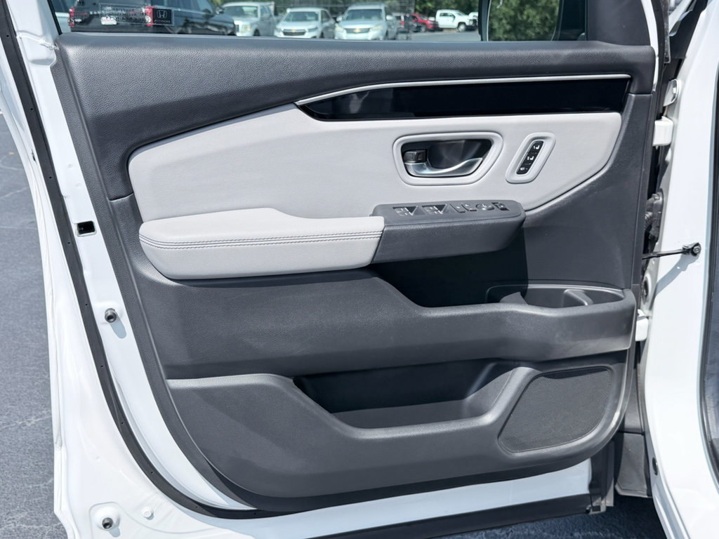 Used 2025 Honda Pilot EX-L image 30
