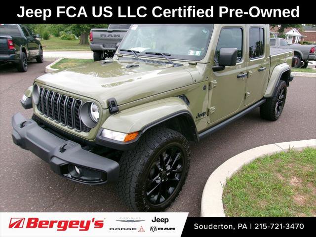 Certified 2025 Jeep Gladiator Sport AWD/4WD image 1