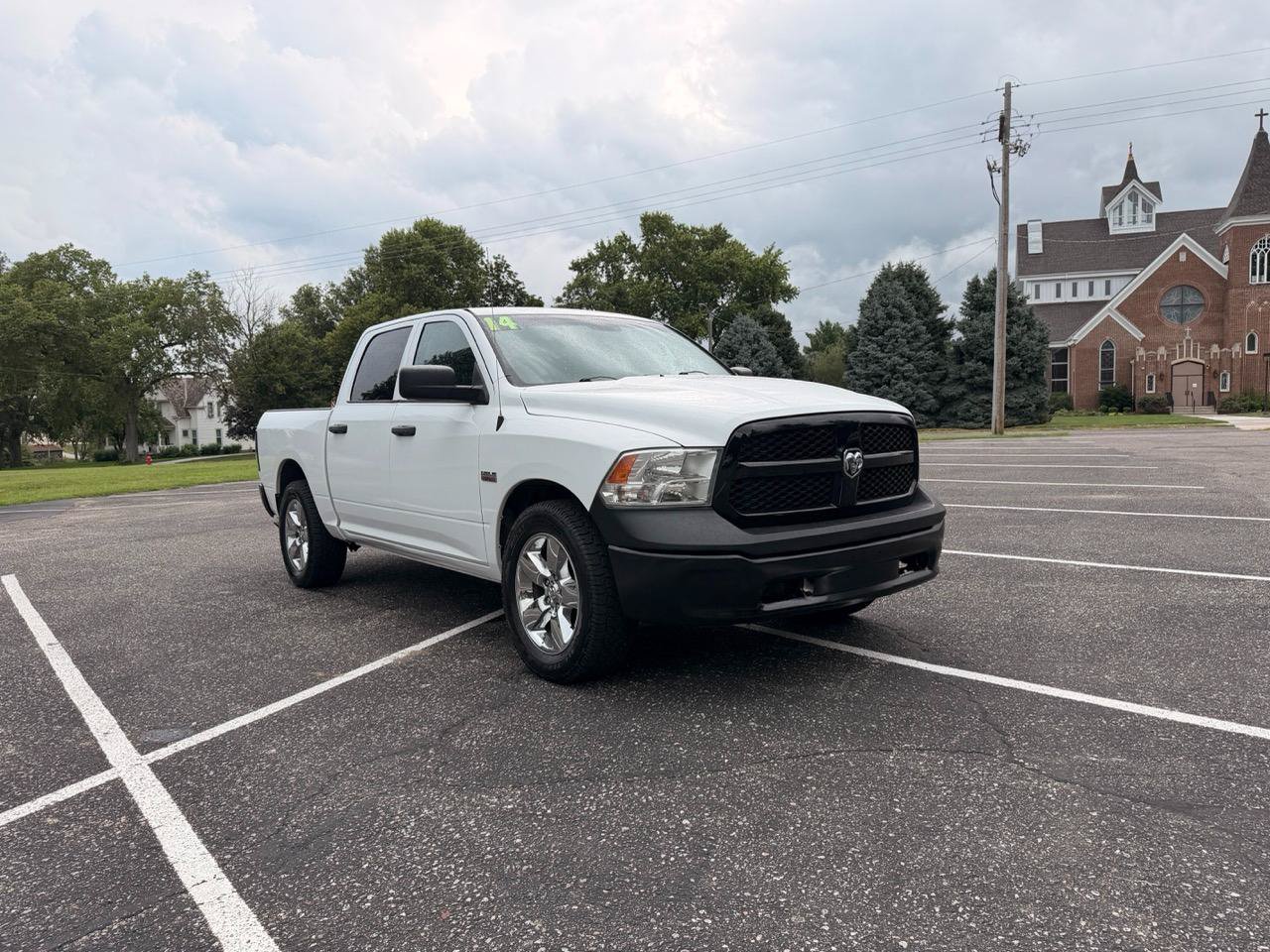 Used 2014 RAM 1500 4x4 Crew Cab image 11