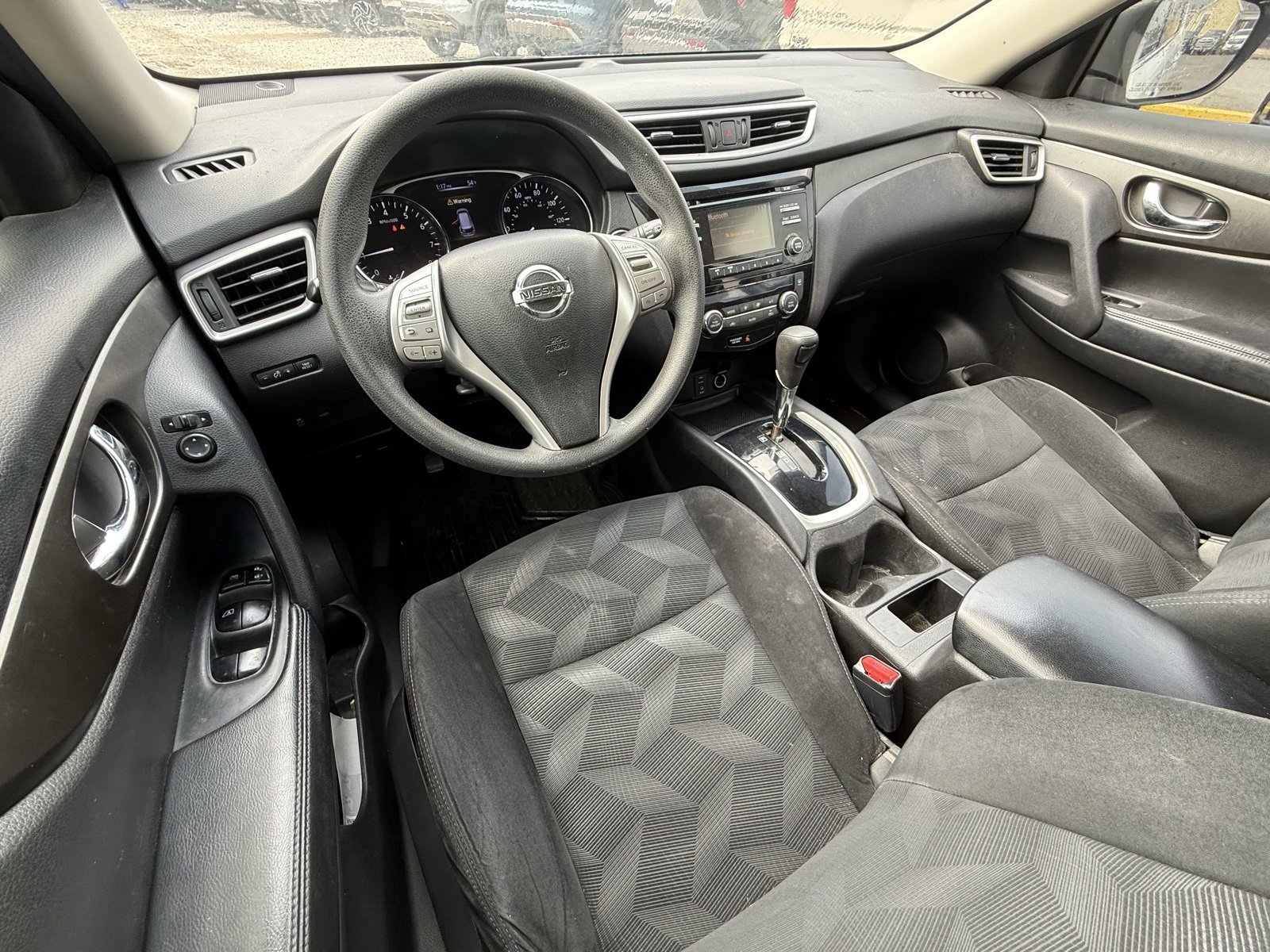 Used 2014 Nissan Rogue SV image 11