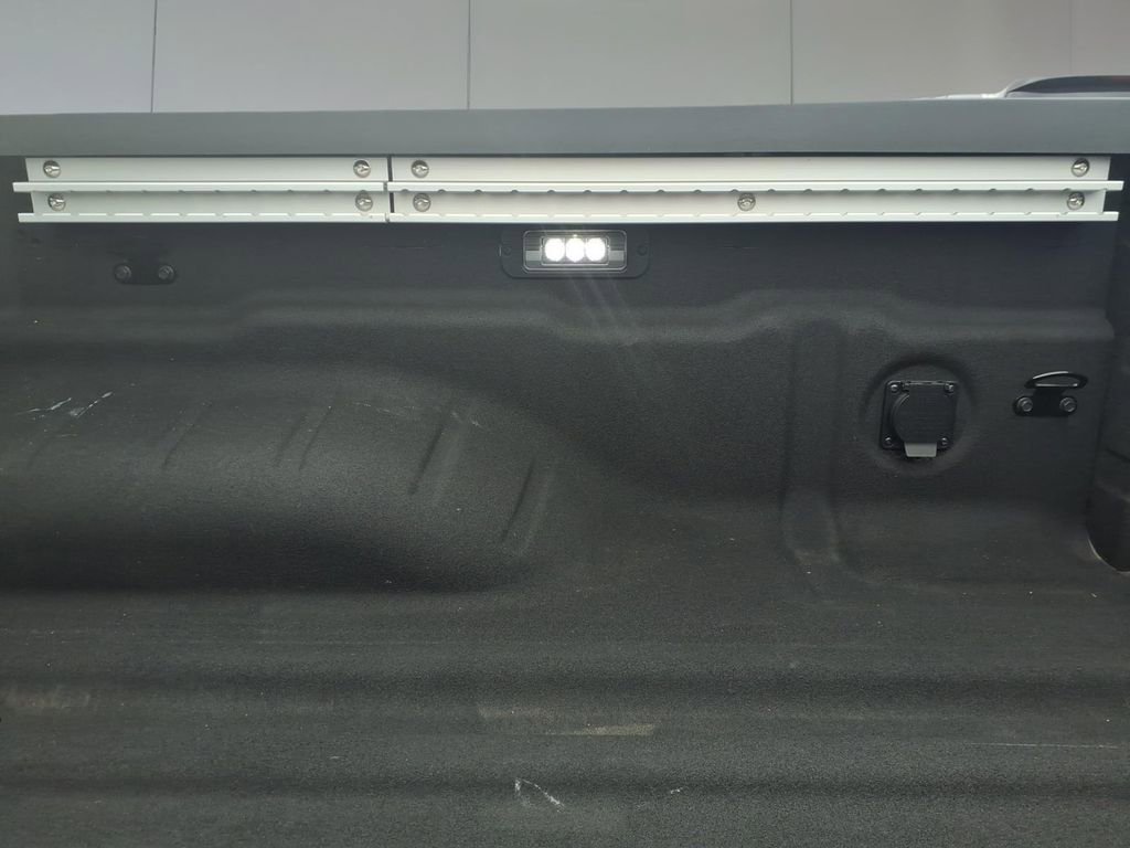 Used 2024 Nissan Frontier PRO-4X w/ Pro Convenience Package image 10