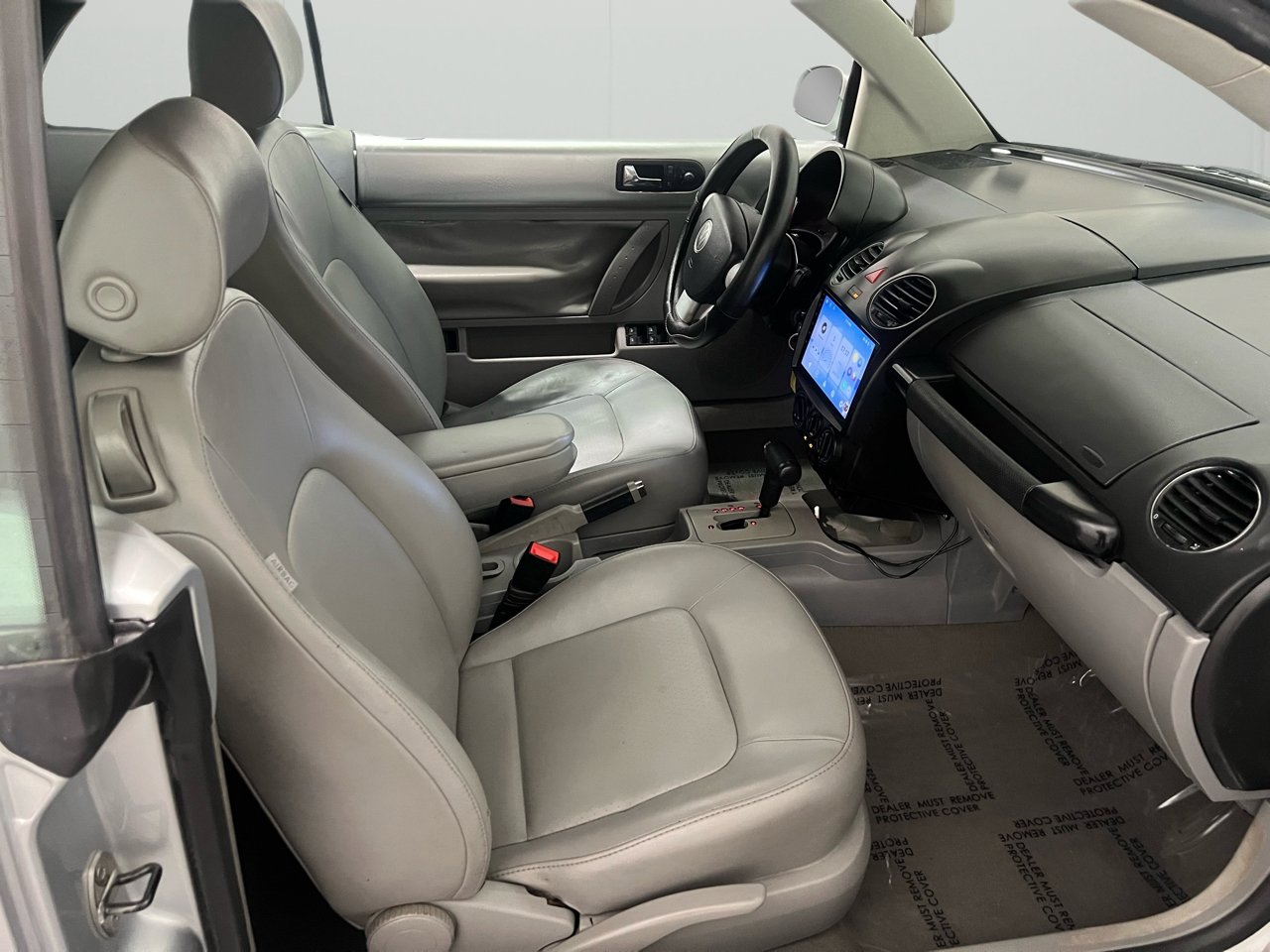 Used 2007 Volkswagen Beetle Convertible w/ Package 1 image 34