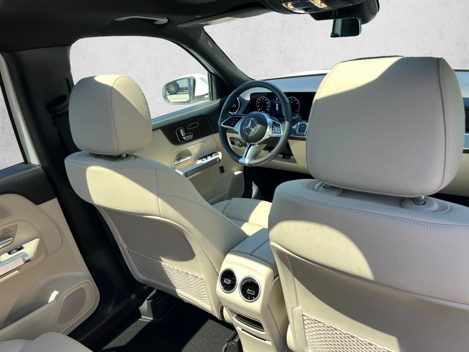 Used 2026 Mercedes-Benz GLB 250 4MATIC image 26