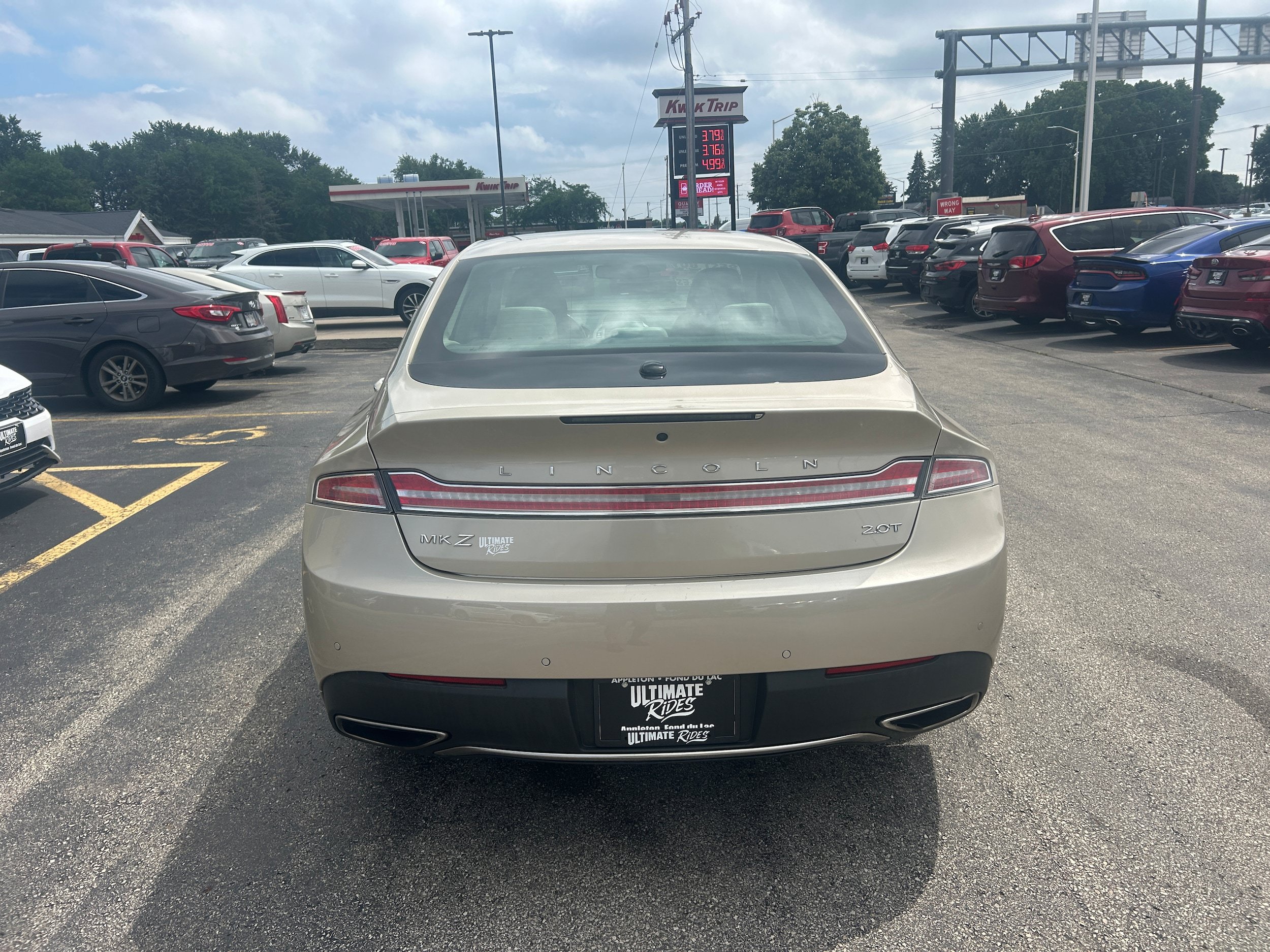 Used 2017 Lincoln MKZ Select w/ Technology Package FWD image 4