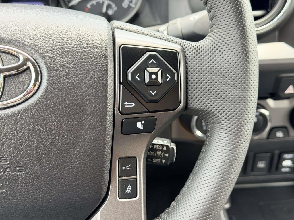 Certified 2022 Toyota Tacoma TRD Sport AWD/4WD image 8
