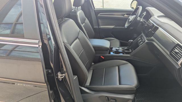 Used 2022 Volkswagen Atlas Cross Sport SEL R-Line image 20