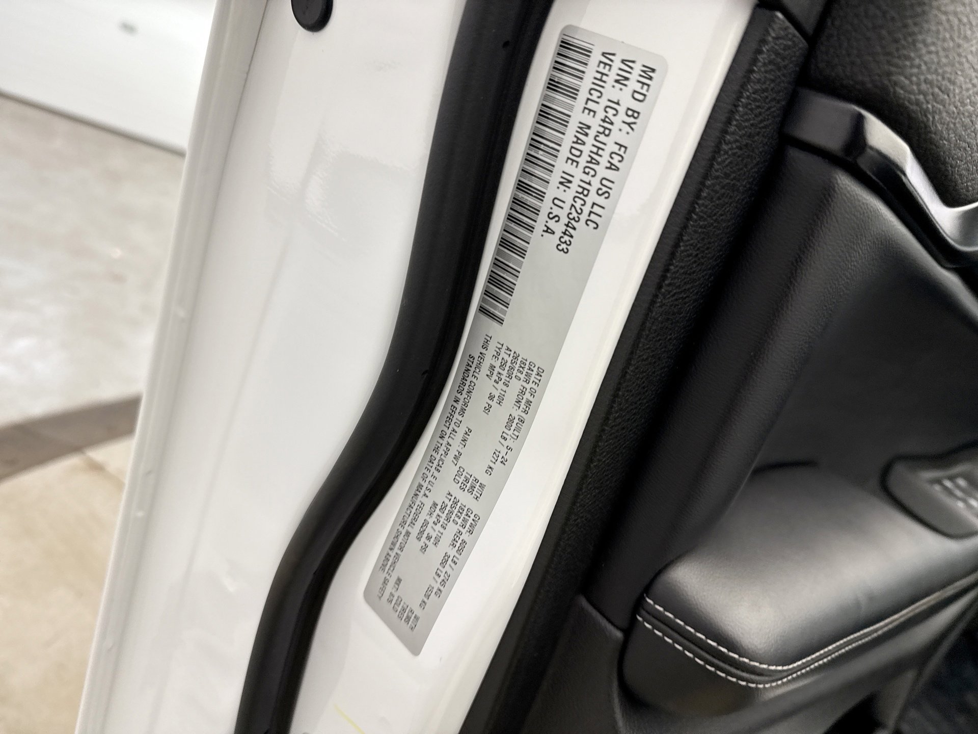 Used 2024 Jeep Grand Cherokee Altitude image 19