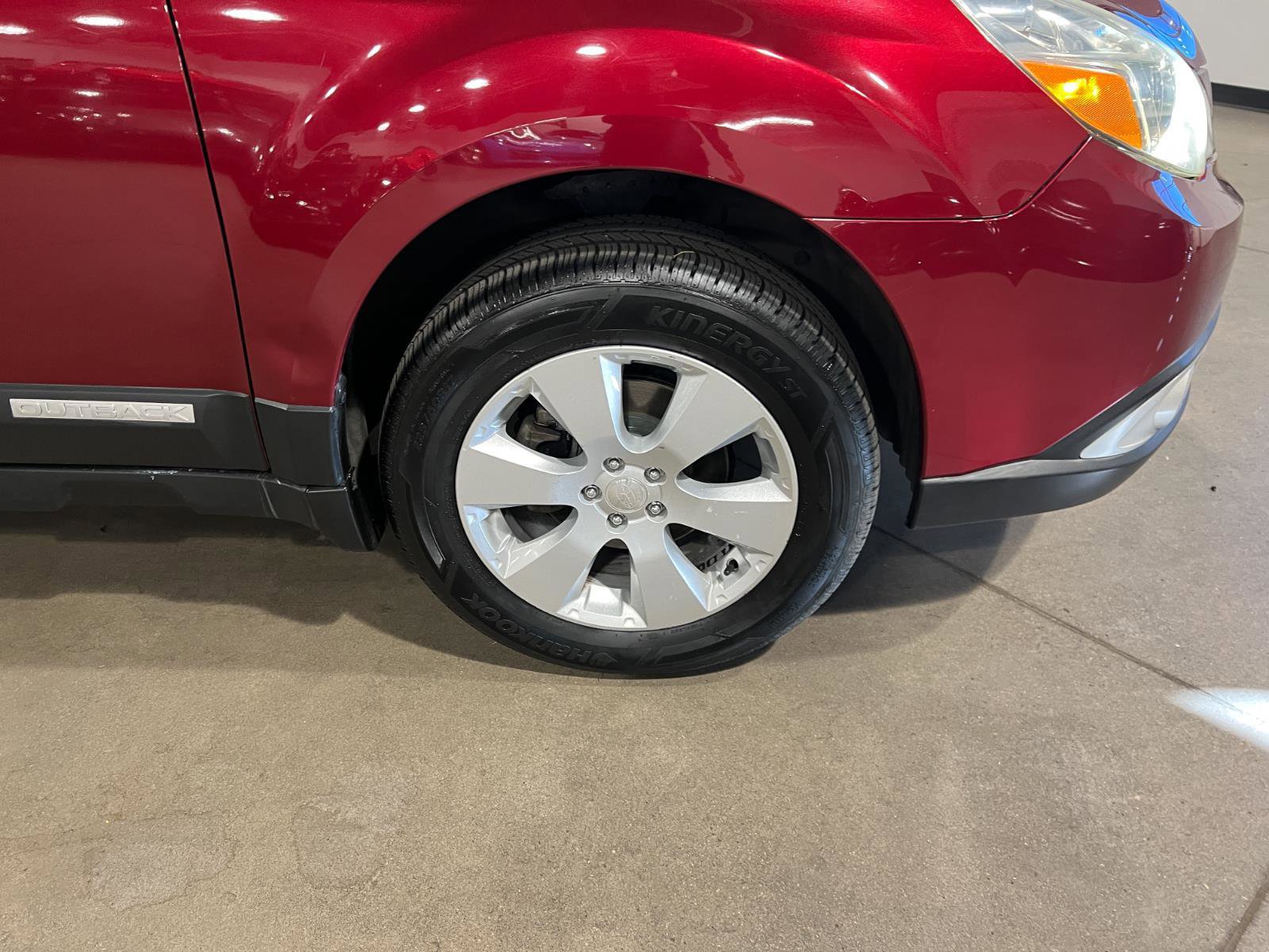 Used 2011 Subaru Outback 2.5i Premium image 40