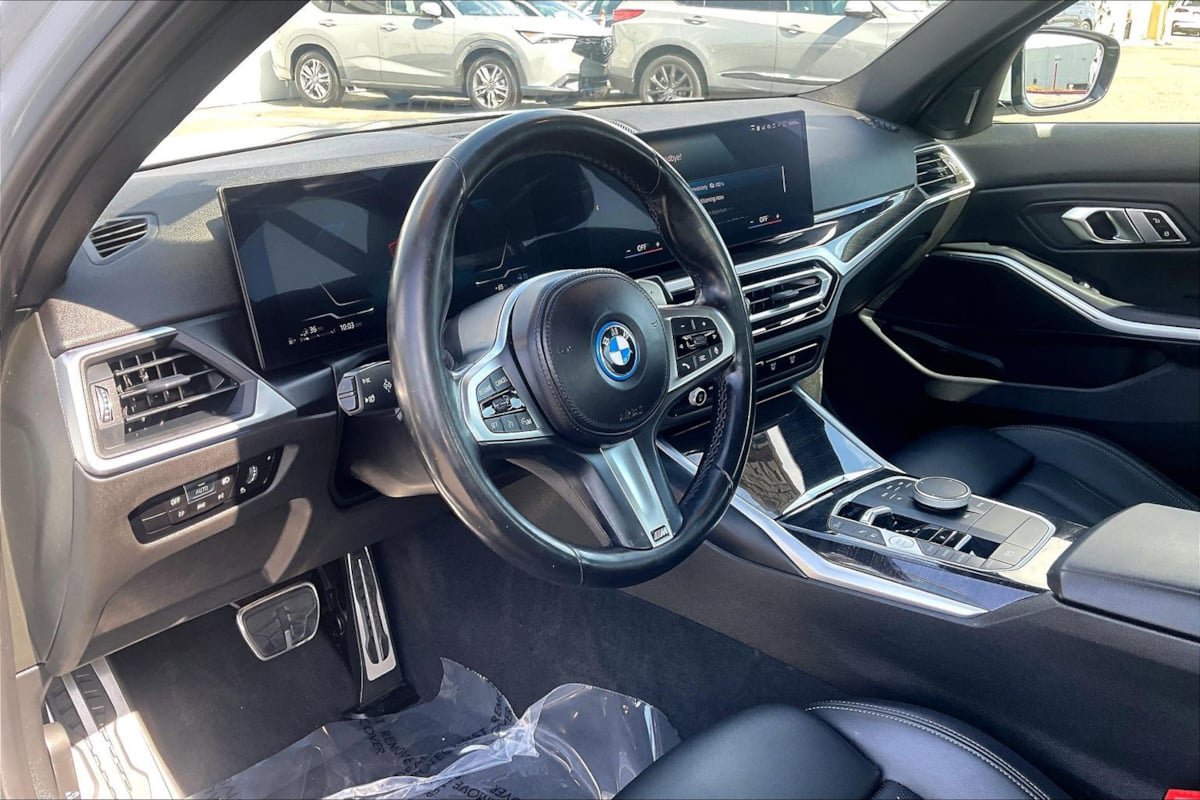 Used 2023 BMW 330e w/ M Sport Package RWD image 10