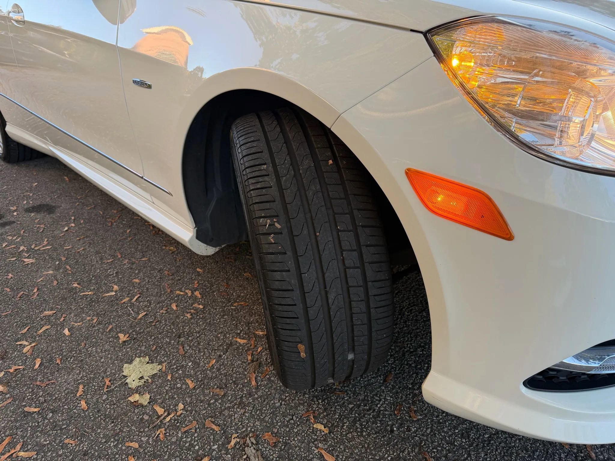 Used 2012 Mercedes-Benz E 350 4MATIC Sedan image 4