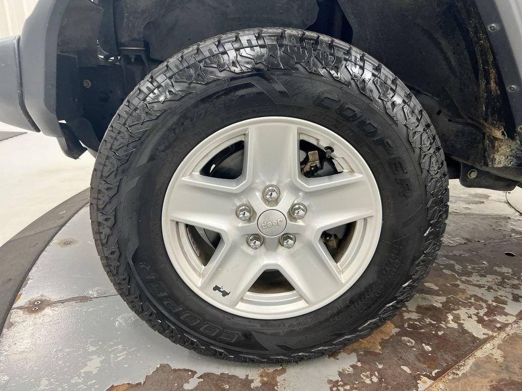 Used 2020 Jeep Gladiator Sport w/ Quick Order Package 24S AWD/4WD image 26