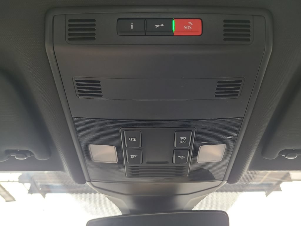 Used 2025 Volkswagen Jetta Sport FWD image 25