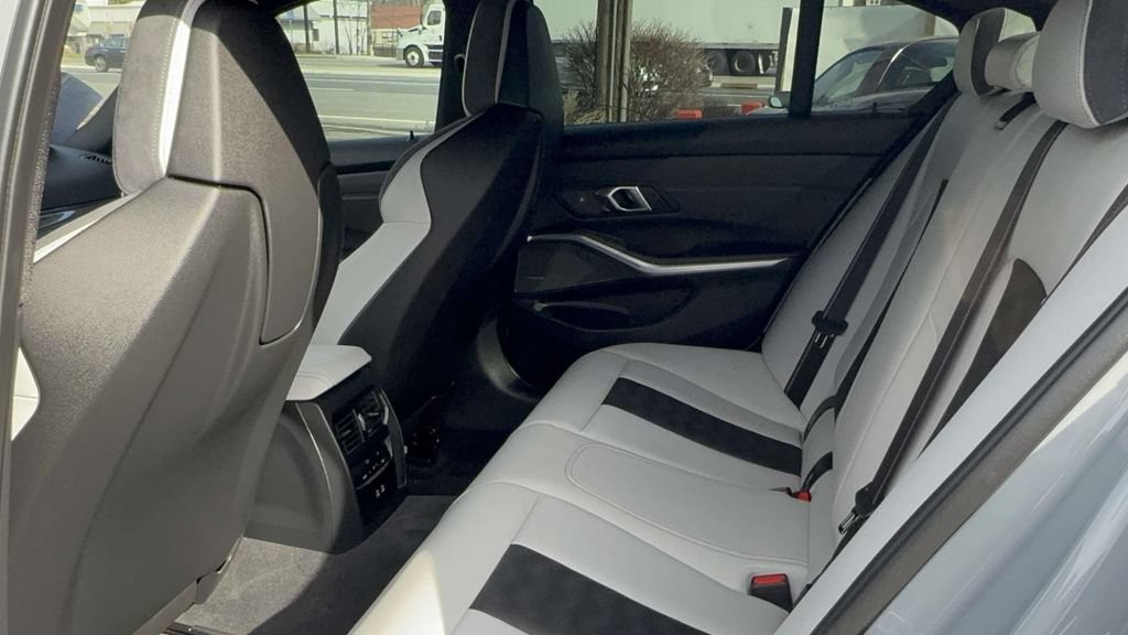 Used 2025 BMW M3 w/ Executive Package RWD image 36
