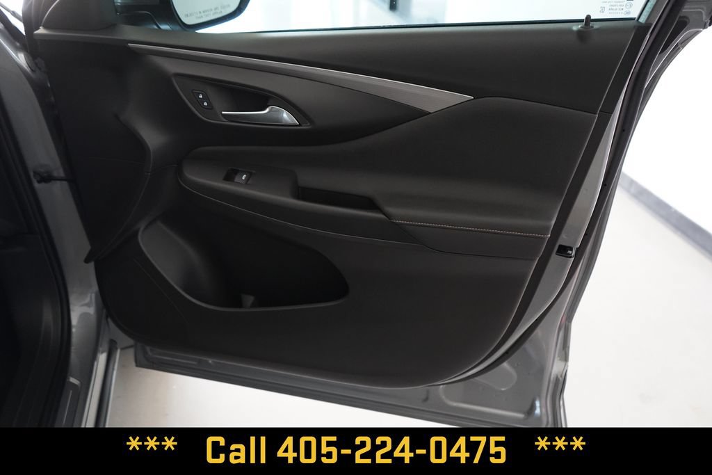 Used 2025 Buick Envista Avenir FWD image 20