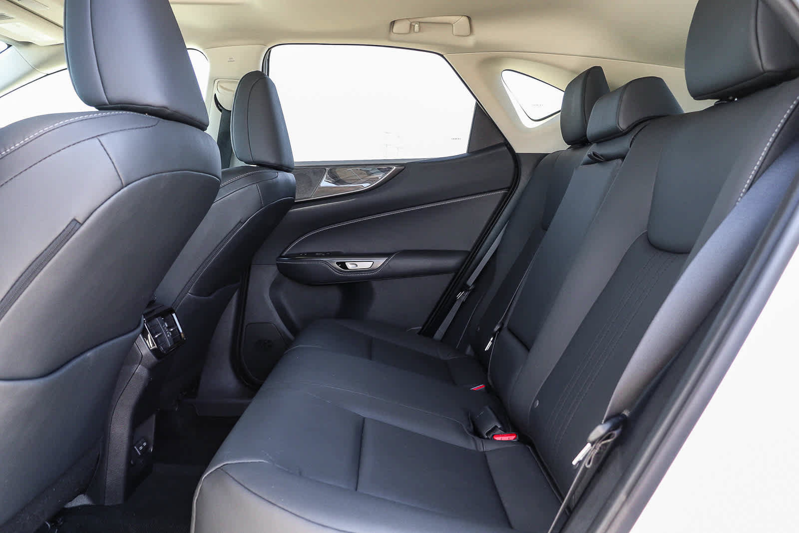 Certified 2025 Lexus NX 250 FWD w/ Premium Package image 19