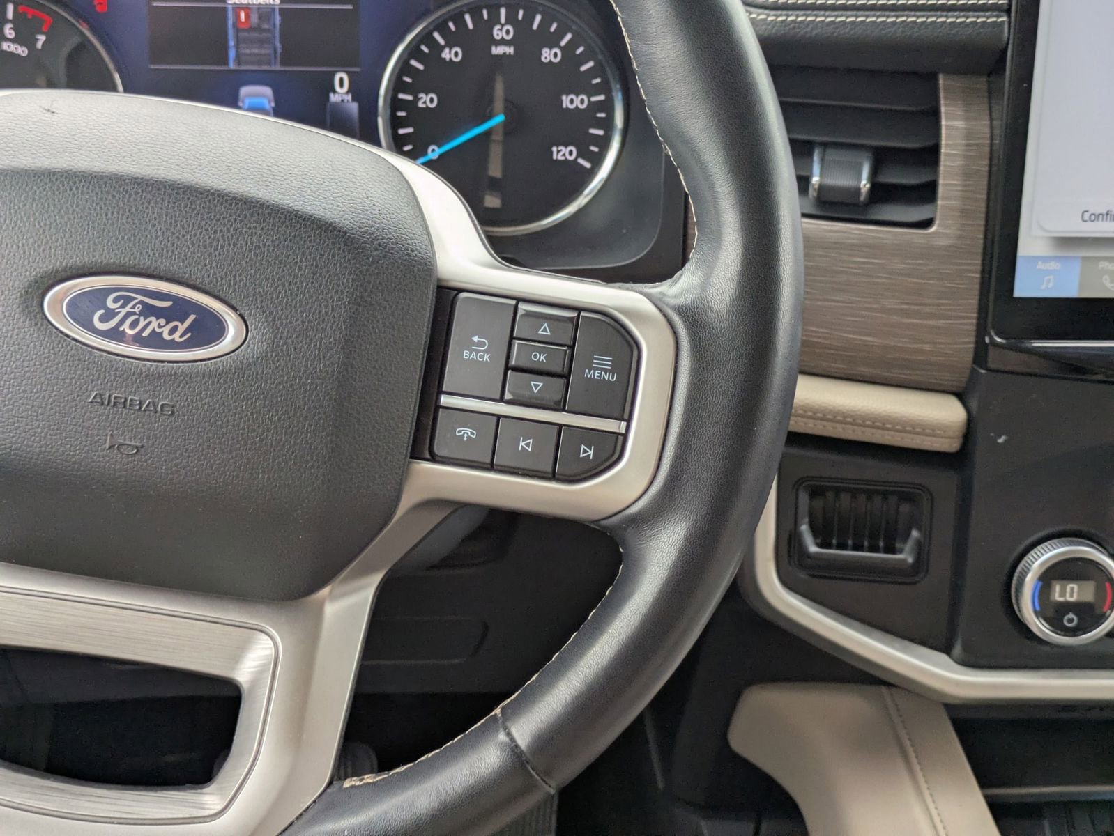 Used 2024 Ford Expedition Max Limited image 23