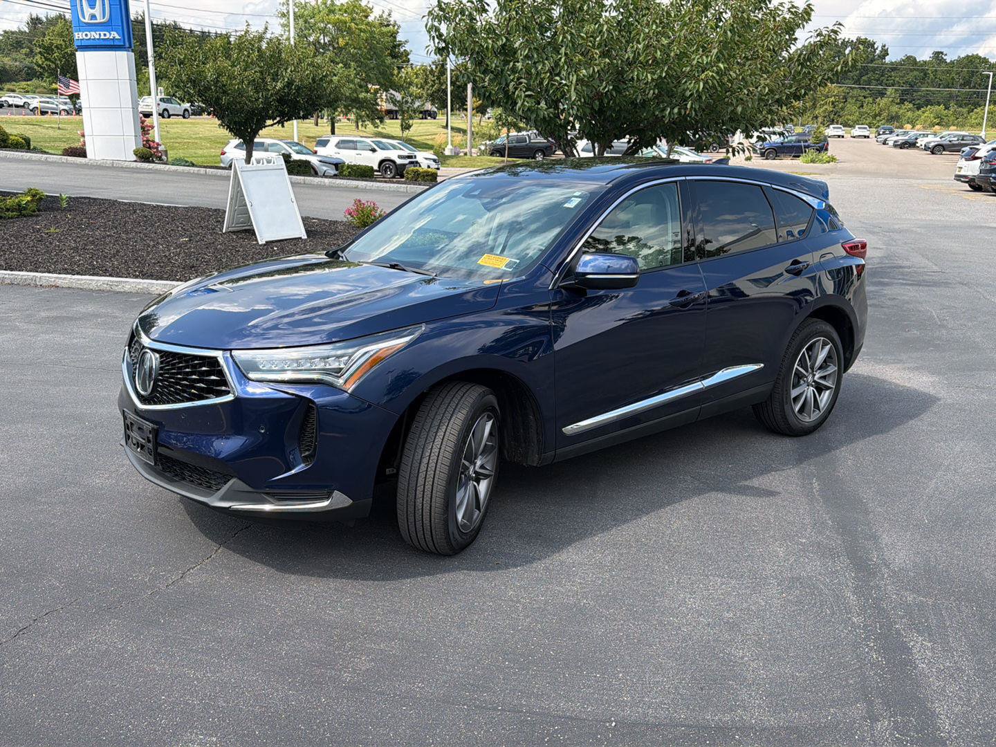 Used 2024 Acura RDX w/ Technology Package AWD/4WD image 3