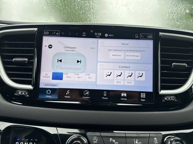 Used 2025 Chrysler Pacifica Select FWD image 33