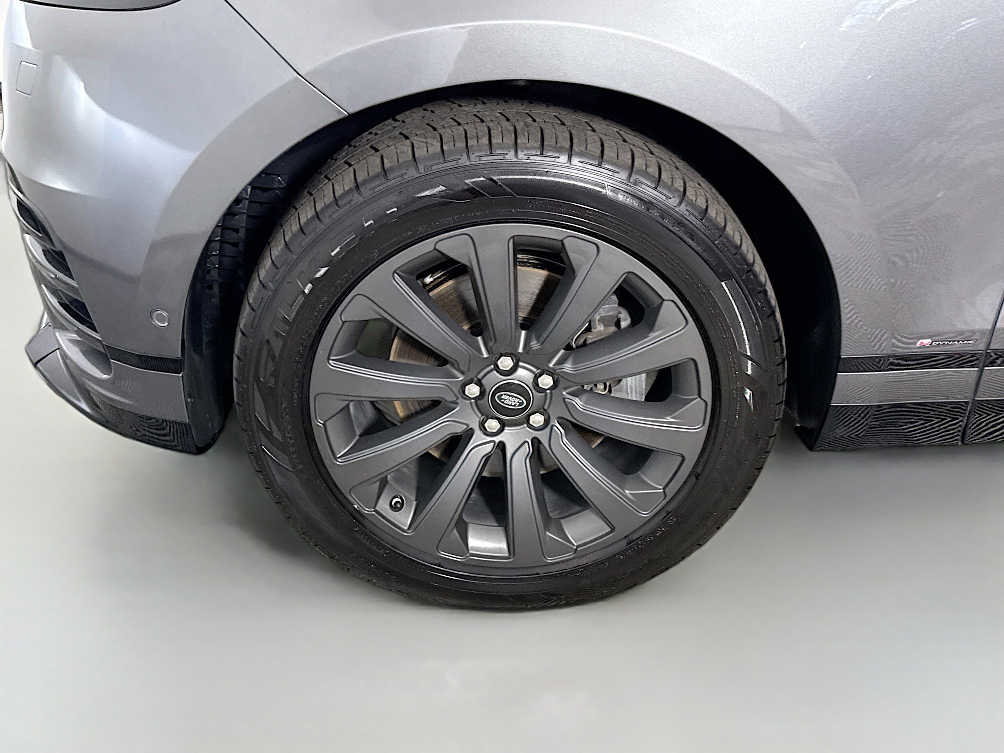 Used 2019 Land Rover Range Rover Velar R-Dynamic SE AWD/4WD image 38