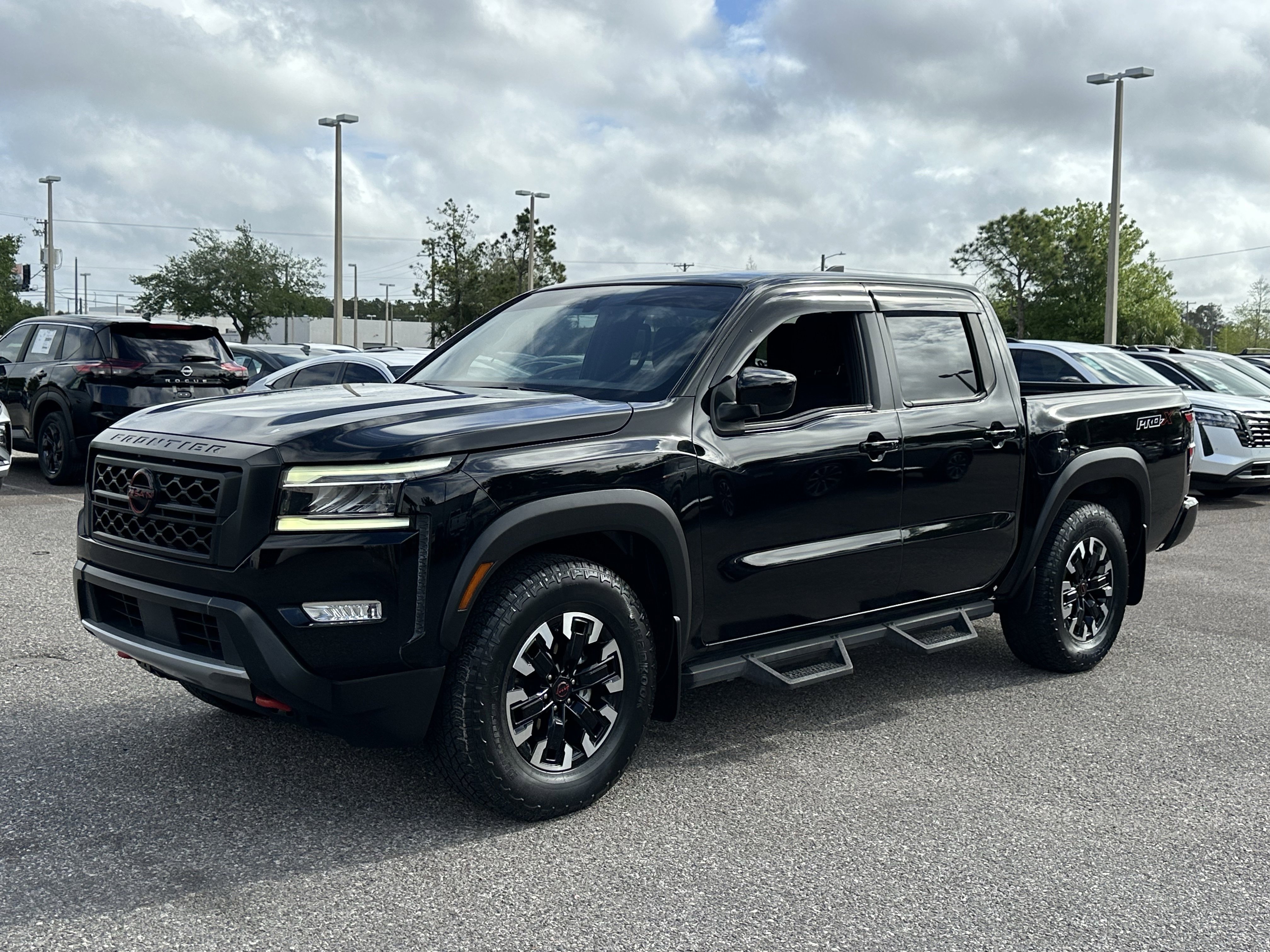 Certified 2024 Nissan Frontier Pro-X image 1