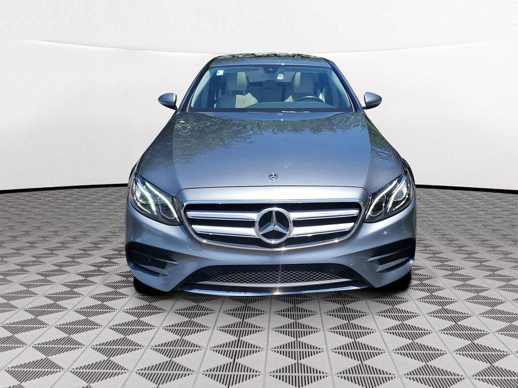 Used 2018 Mercedes-Benz E 300 4MATIC image 2