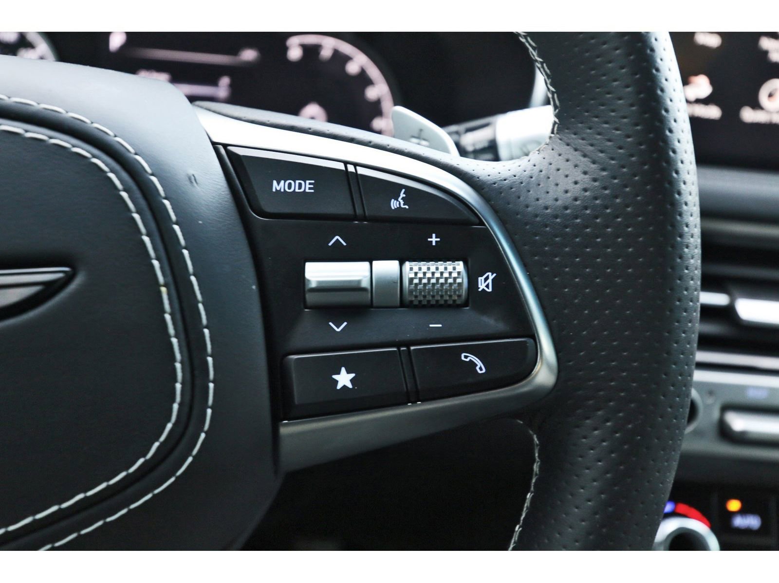 Used 2025 Genesis G70 3.3T Advanced w/ Sport Prestige Package image 18