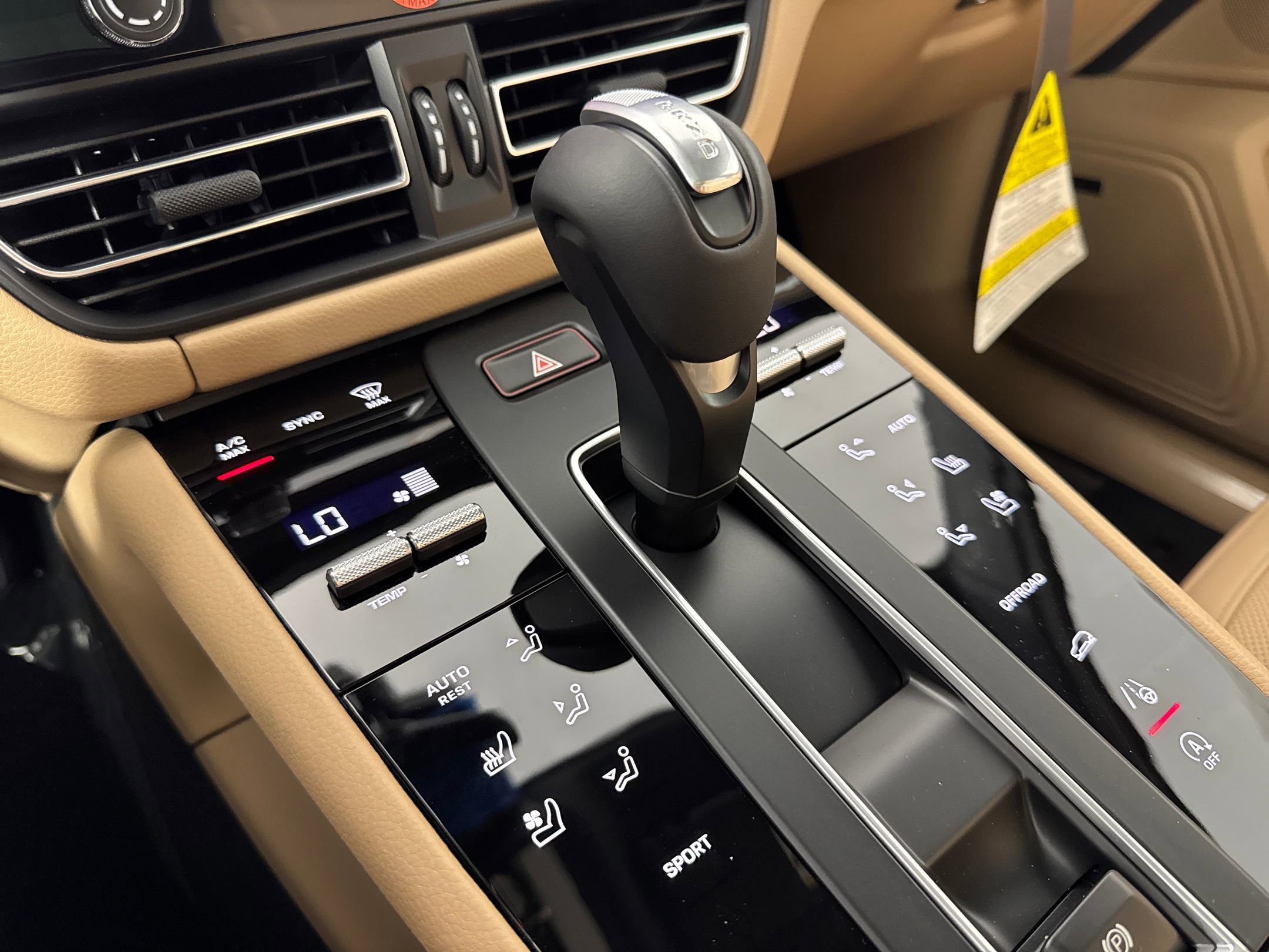 Certified 2026 Porsche Macan image 21