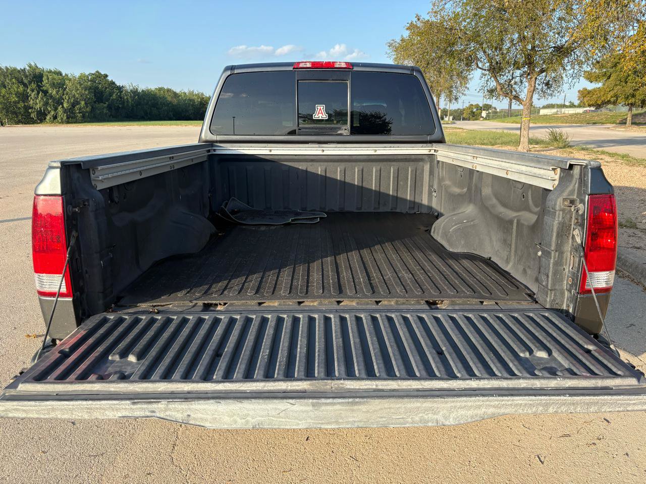 Used 2006 Nissan Titan SE RWD image 9