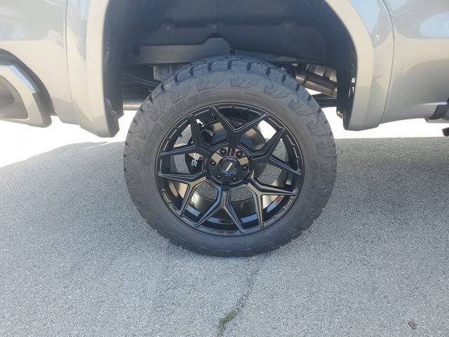 New 2025 GMC Sierra 1500 AT4 w/ Technology Package AWD/4WD image 6