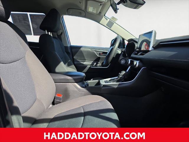 Certified 2023 Toyota RAV4 LE AWD/4WD image 17