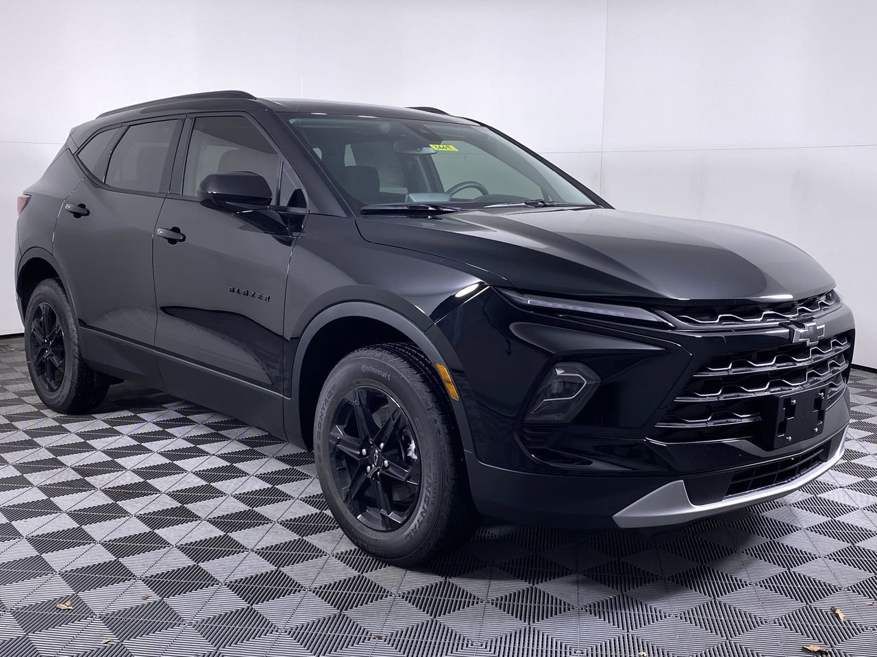 New 2026 Chevrolet Blazer LT w/ Convenience Package FWD image 38