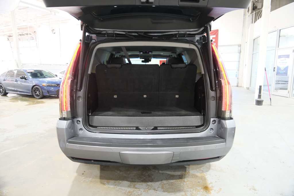 Used 2018 Cadillac Escalade Premium Luxury AWD/4WD image 10