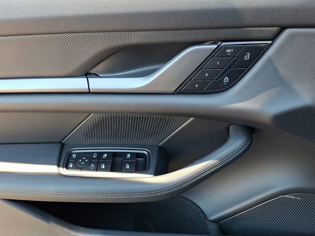 New 2025 Porsche Taycan image 13