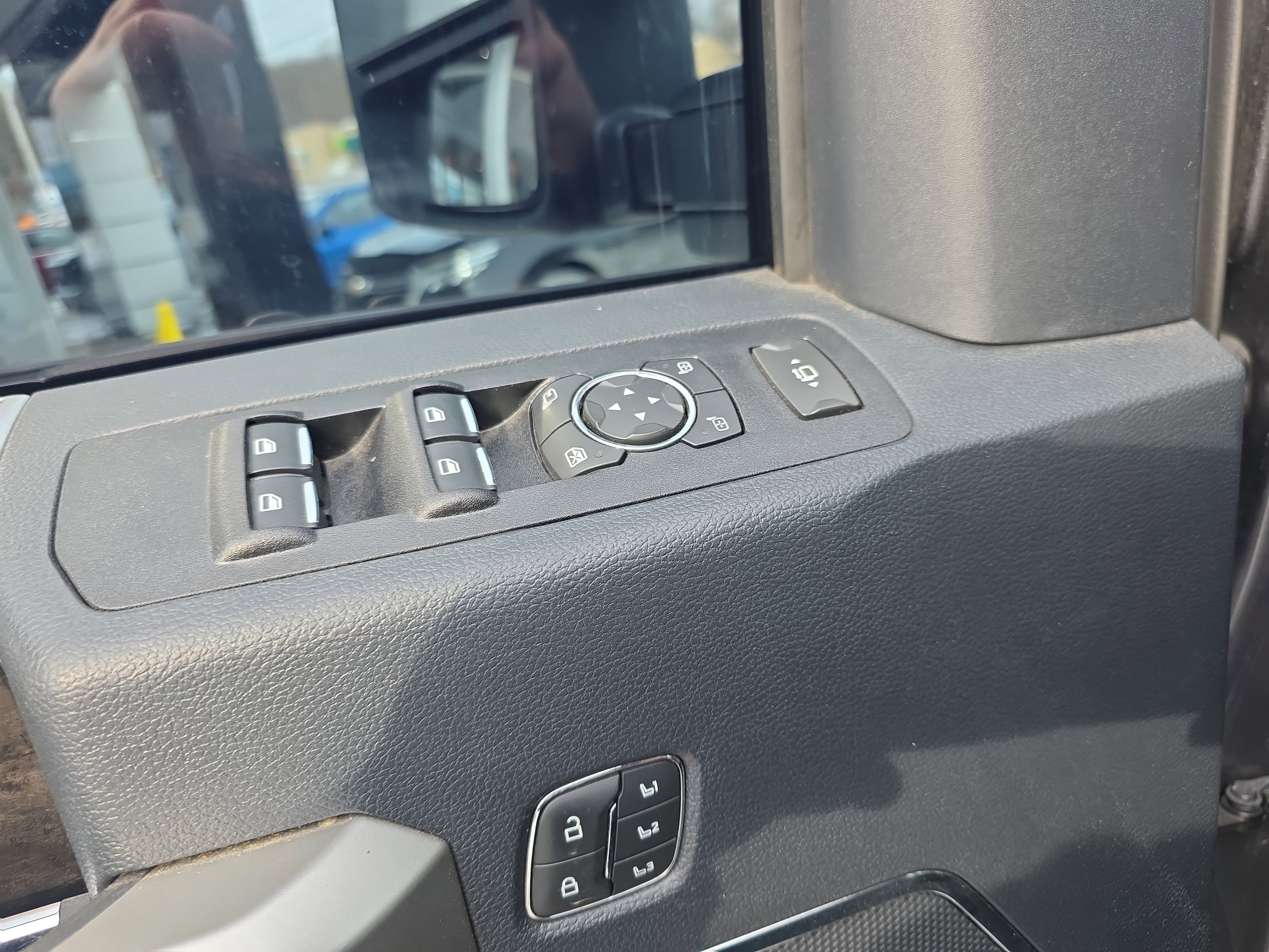 Used 2022 Ford F250 Lariat w/ Lariat Ultimate Package image 17