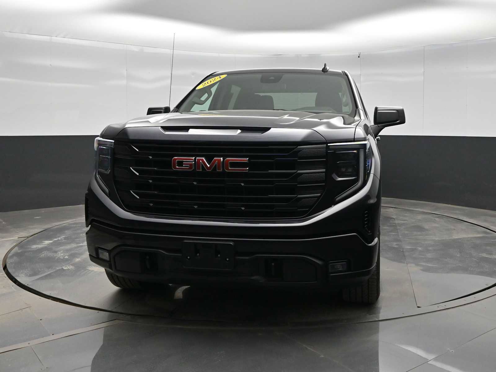 Used 2024 GMC Sierra 1500 Elevation image 3