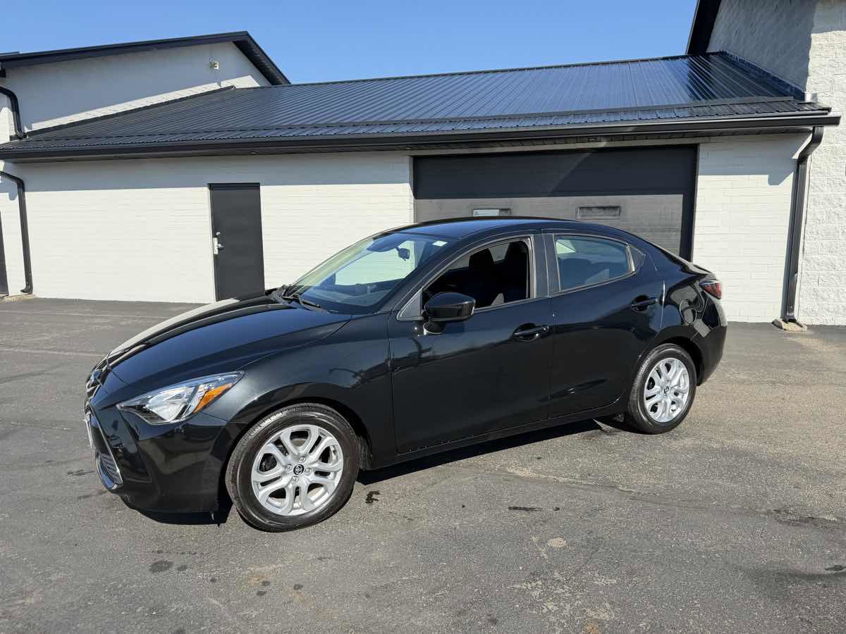 Used 2018 Toyota Yaris iA image 3